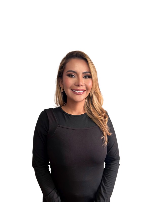 María Belén, Kundenbetreuer
